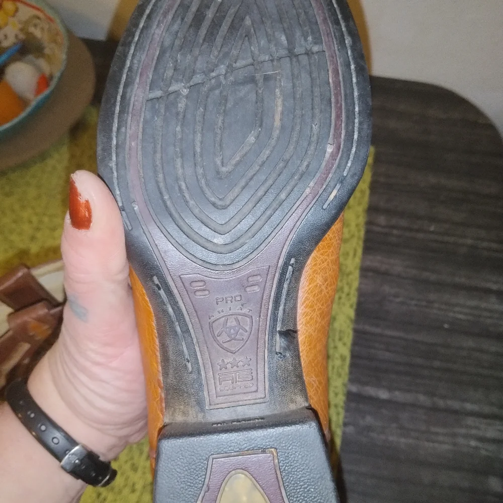 Ariat boots size 7 - Picture 6 of 7